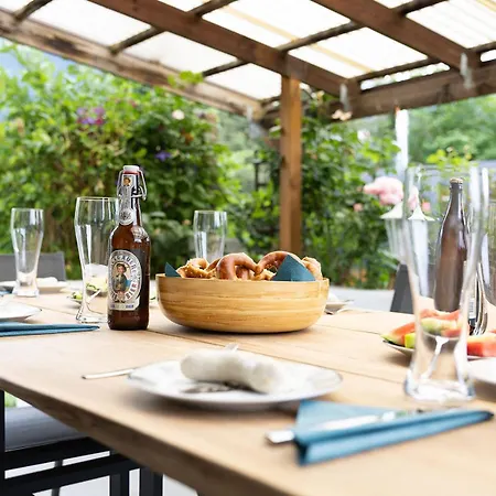 Au *